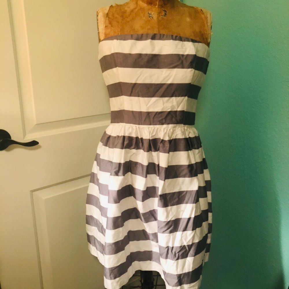 ⭐️⭐️3/$12 Sale for this item!⭐️⭐️ 
⭐️NWT RED Saks Fifth Avenue Strapless Dress